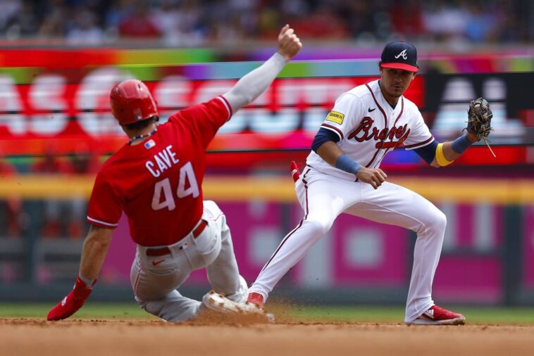 Chicago White Sox add another infielder with local ties, signing Paul DeJong after last week’s trade for Nicky Lopez
