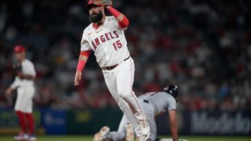 Kevin Pillar’s walk-off hit leads Angels past Tigers in 10th inning