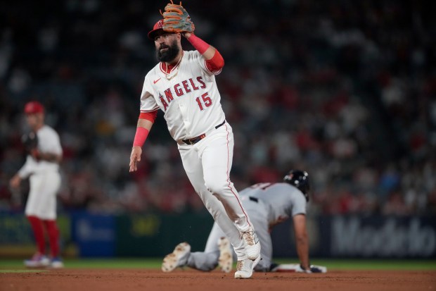 Kevin Pillar’s walk-off hit leads Angels past Tigers in 10th inning