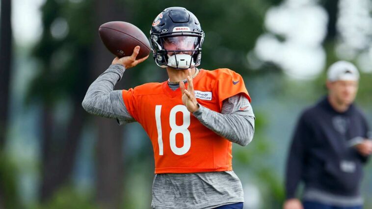 Caleb Williams showing commitment to learning new offense Caleb Williams showing commitment to learning new offense