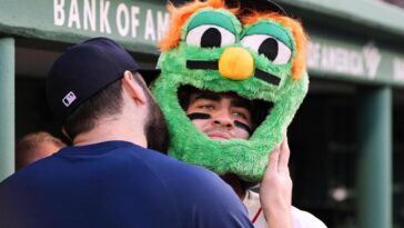 Marcelo Mayer conecta sus 2 primeros jonrones en Fenway Park y ayuda en triunfo de Medias Rojas
