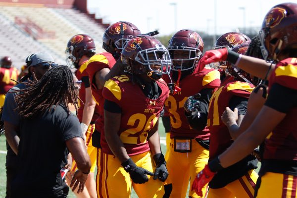 Panthers come out on top after back-and-forth battle with Jaguars Panthers come out on top after back-and-forth battle with Jaguars