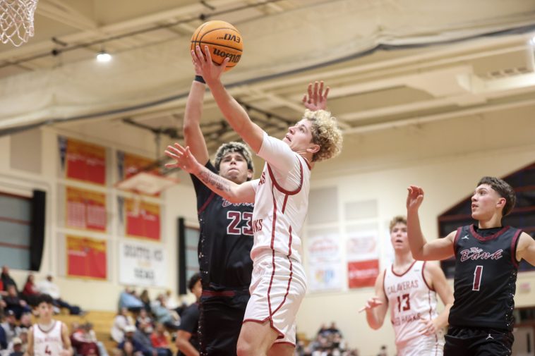 Calaveras uses fast start to secure home win