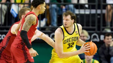 Oregon men's basketball plays Northwestern. What to know, how to watch