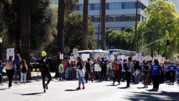 Students show out for March in March